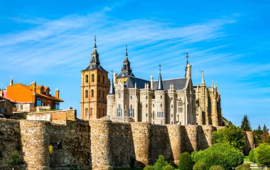 İspanya 'da Piskoposluk Sarayı ve Katedral ile Astorga
