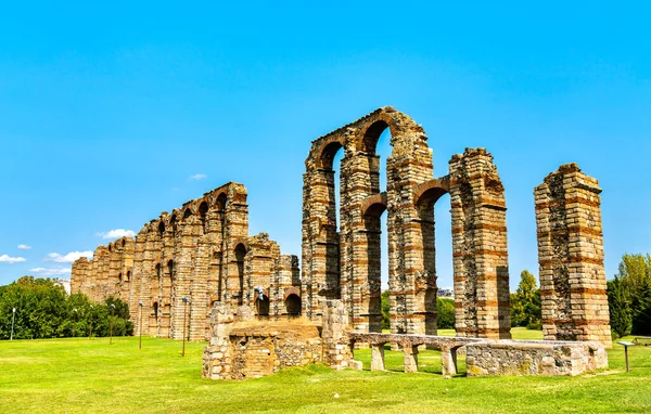 Acueducto de los Milagros en Mérida, España — Foto de Stock