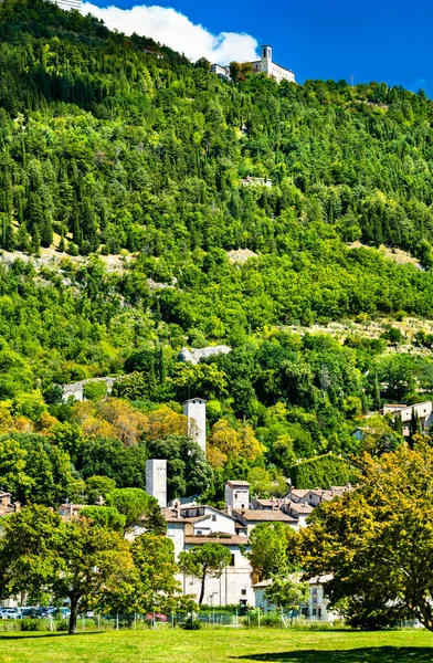 Μεσαιωνικοί πύργοι στο Gubbio, Ιταλία — Φωτογραφία Αρχείου