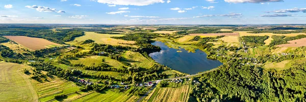 Luchtlandschap van de Russische Chernozemye. Nizjnyaya Vablja, regio Koersk — Stockfoto