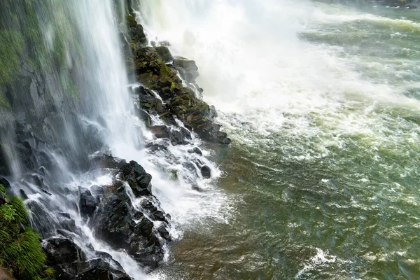 Cascate di Iguazu, la più grande cascata del mondo, Sud America — Foto Stock