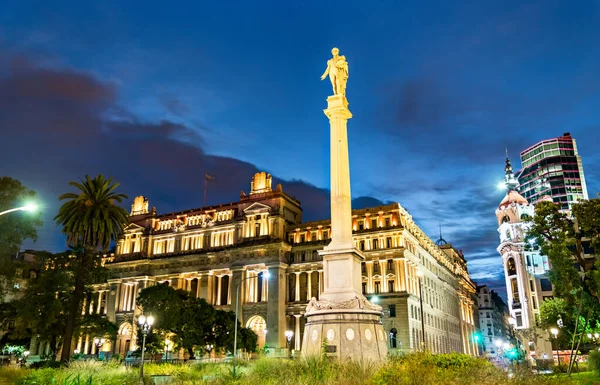 Památník Juana Lavalleho a Paláce spravedlnosti v Buenos Aires, Argentina — Stock fotografie