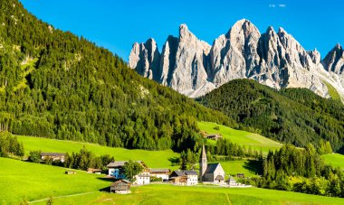 İtalya 'da Santa Maddalena' da Dolomitlerin Panoraması