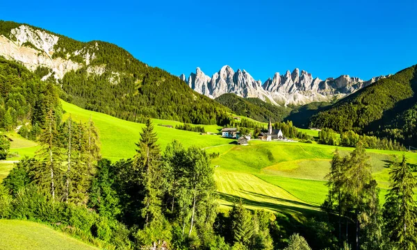 İtalya 'da Santa Maddalena' da Dolomitlerin Panoraması