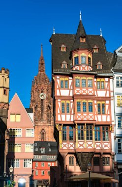 Geleneksel ev ve Frankfurt Katedrali, Almanya