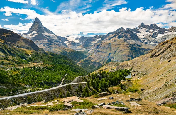 Swiss Alps with the Matterhorn near Zermatt — Fotografia de Stock