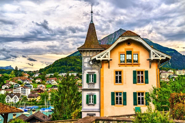 Traditional houses in Spiez, Switzerland — Φωτογραφία Αρχείου