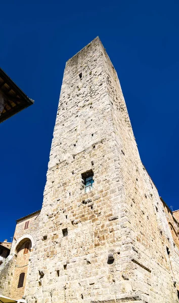 Toren van San Gimignano stad in Toscane, Italië — Stockfoto