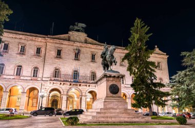 Perugia ili ve İtalya 'da Victor Emmanuel heykeli