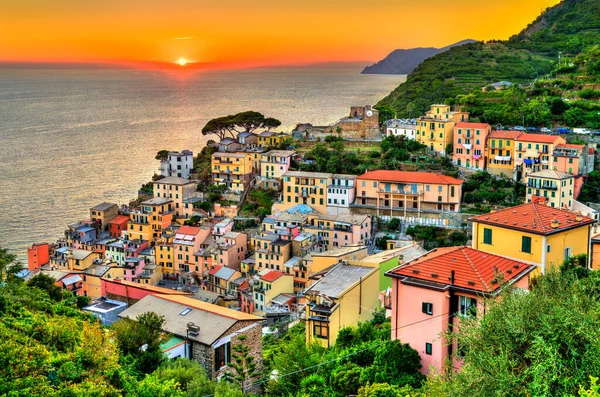 Západ slunce v Riomaggiore - Cinque Terre, Itálie — Stock fotografie