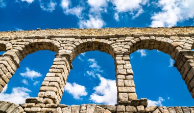 İspanya, Segovia 'da antik Roma su kemeri