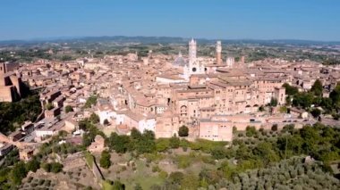 İtalya 'nın ortaçağ şehri Siena manzarası