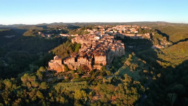 Vista aérea da cidade de Pitigliano, na Toscana, Itália — Vídeo de Stock