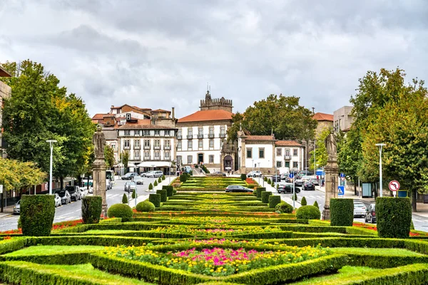 Garden Square della Repubblica del Brasile a Guimaraes, Portogallo — Foto Stock