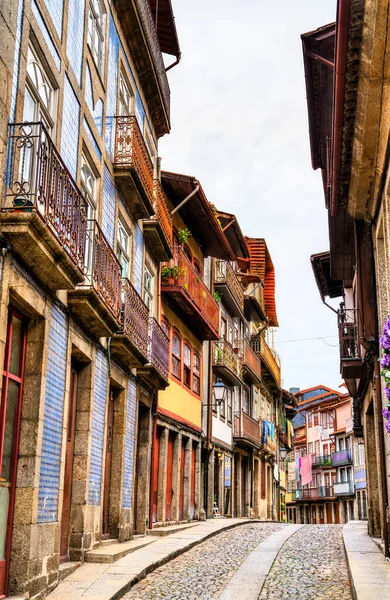 Arquitetura tradicional de Guimarães em Portugal — Fotografia de Stock