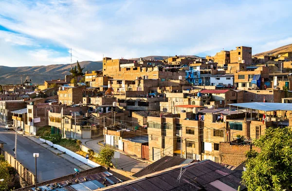 Vista de Huancayo no Peru ao pôr-do-sol — Fotografia de Stock