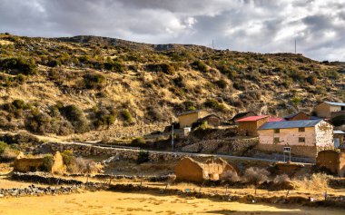 Antacocha, And Dağları 'ndaki tipik Peru köyü
