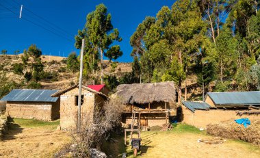 Antacocha, And Dağları 'ndaki tipik Peru köyü