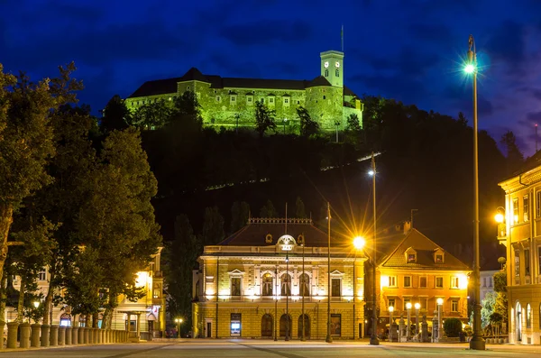 Vue du château et de la place du Congrès à Ljubljana, Slovénie — Photo