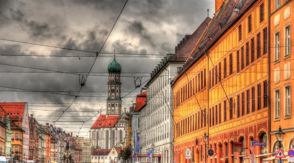 Gebäude an der maximilianstraße in augsburg - deutschland — Stockfoto