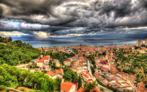 Widok na Morze Adriatyckie w Rijeka, Chorwacja — Zdjęcie stockowe