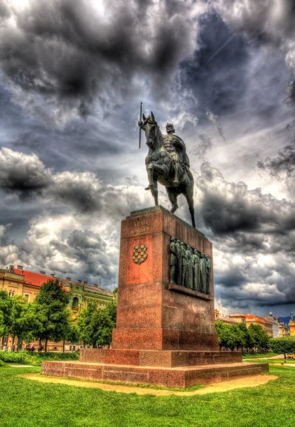 Standbeeld van koning tomislav in zagreb, Kroatië — Stockfoto