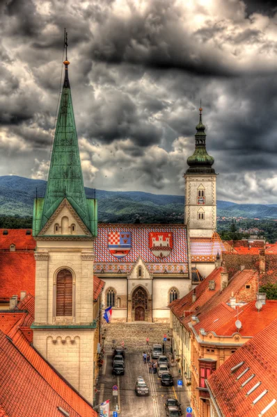 Θέα στην εκκλησία του Αγίου Μάρκου στο Ζάγκρεμπ της Κροατίας — Φωτογραφία Αρχείου