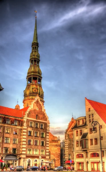 Blick auf die Peterskirche in Riga, Lettland — Stockfoto