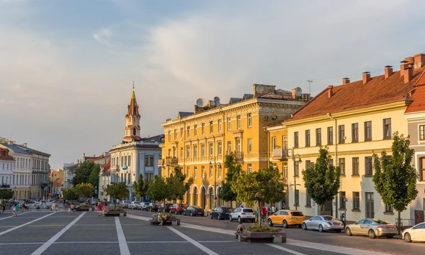 Вид на Ратушную площадь в Вильнюсе, Литва — стоковое фото