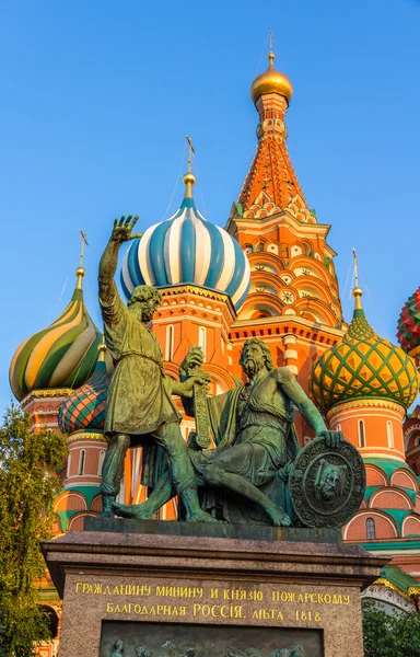 Monument voor Minin en Pozjarski in Moskou, Rusland — Stockfoto