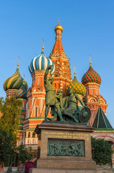 Çikolatalı için anıt ve Pozharsky Moskova, Rusya — Stok fotoğraf
