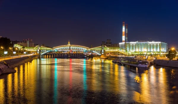 Bogdan Khmelnitsky (Kievsky) Pedestrian Bridge in Moscow — Stock Photo, Image