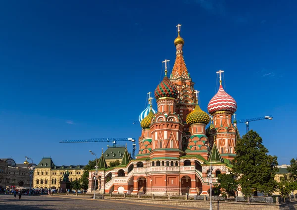 Basilikum-Kathedrale auf dem Roten Platz - Moskau — Stockfoto