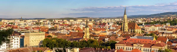 Vista panorâmica de Cluj-Napoca na Roménia — Fotografia de Stock
