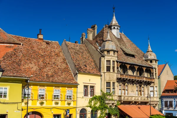 Casa tradicional en Sighisoara, Rumania — Foto de Stock