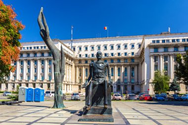 Bükreş, Romanya Iuliu Maniu heykeli