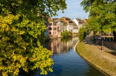 Strazburg'un tarihi kent - Alsace, Fransa için kanal
