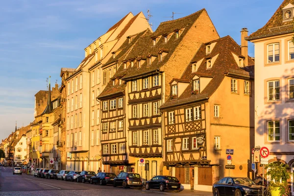 Buildings on Quai des Bateliers in Strasbourg — Stock Photo, Image