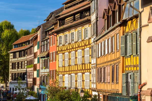 Эльзасские полудеревянные дома в Страсбурге — стоковое фото