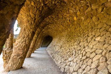 Bir galeride Park Guell - Barcelona, İspanya