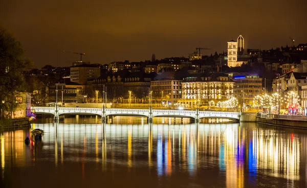 Gamla stan i Zürich på natten - Schweiz — Stockfoto