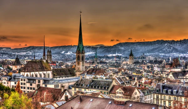 Vista de Zurich en una noche de invierno - Suiza —  Fotos de Stock