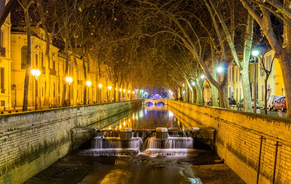 Quais de la Fontaine en Nimes, Francia —  Fotos de Stock