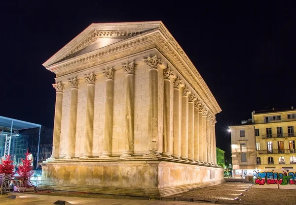 Maison τετράγωνο, ένα ρωμαϊκό ναό στο nimes, Γαλλία — Φωτογραφία Αρχείου