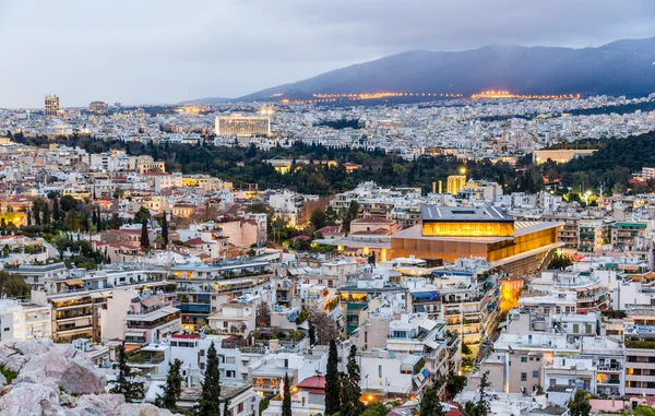 夜に-ギリシャのアテネのビュー — ストック写真