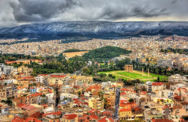 Vista aérea de Atenas com o Templo de Zeus Olímpico — Fotografia de Stock