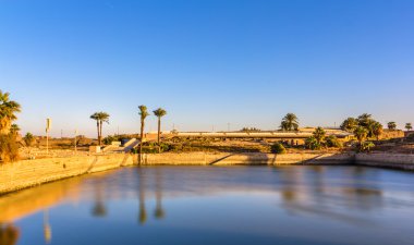 Amun-Re - Luksor, Mısır semt kutsal gölde