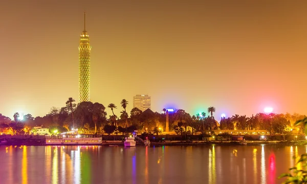 Vista de la torre de El Cairo por la noche - Egipto — Foto de Stock