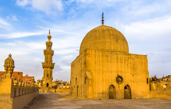 Kopuła i minaret meczetu al Maridianiego Amir w Kairze - Egipt — Zdjęcie stockowe