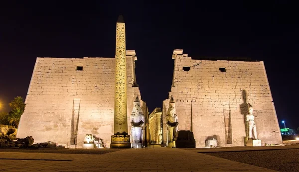 Entrance to the Luxor temple - Egypt — Stock Photo, Image